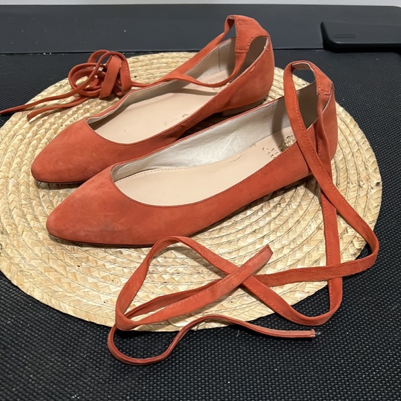 Vince Camuto leather Suede Ankle Tie Flat Loafer Size 7.5 - Picture 2 of 6